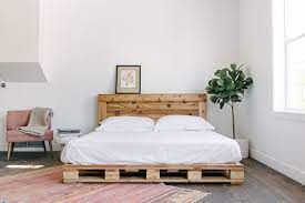 How to build a bed frame? 20 Best Diy Pallet Bed Frame Ideas To Update Your Bedroom In 2021