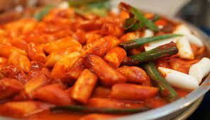 Oleskan minyak wijen pada kue dan sajikan selagi hangat. Resepi Tteokbokki Korea Yang Popular Azhan Co