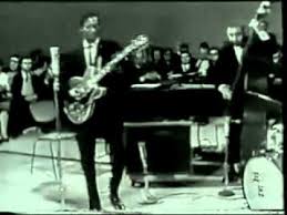 Classic Chuck Berry Moves Chuck Berry Johnny B Goode Live 1958 Youtube Chuck Berry Rock Songs Popular Music