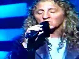 A király lenyűgöző 4,5 oktávos hanggal jimmy zámbó the king with impressive 4,5 octave voice. Zambo Jimmy I Am Coming Home Youtube
