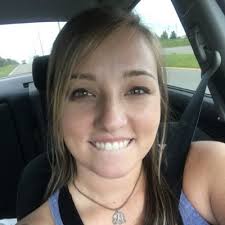 Kelly Farrington's Instagram, Twitter & Facebook