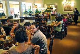 I like the table arrangement. Things Olive Garden Employees Want You To Know Things To Know Before Eating At Olive Garden