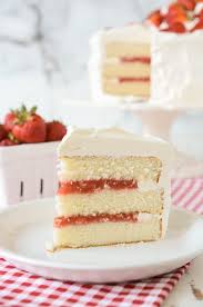 We have 18 different flavors of cake and many delicious fillings for you to choose from. White Cake With Strawberry Filling The Cake Chica