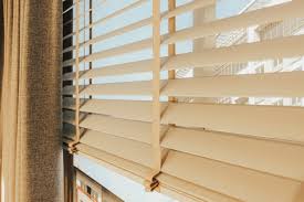 Genelde iki çeşit olarak monte edilmiş olurlar. Perde Montaji Nasil Yapilir Bostanci Perde