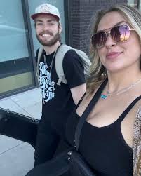 Kicking around Abilene all weekend, yall stop in somewhere🤘🏼 3/7: Fairway  oaks country club (solo)7-10 3/8: song swapping with the lovely  @__emilyjane___ @the_lsdg_ice_house from 8-11