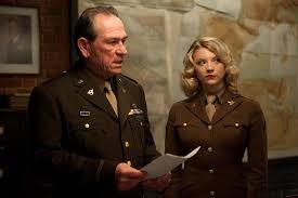 Steve rogers stara się zaciągnąć do wojska, ale jego słaba postura go dyskwalifikuje. Captain America Pierwsze Starcie Rez Joe Johnston Zdjecie Captain America Pierwsze Starcie Rez Joe Johnston Filmy Zdjecie 13 Polki Pl