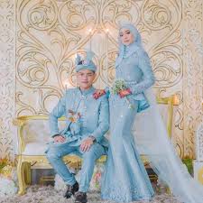 Malah ibu kepada 3 orang cahaya mata ini kelihatan anggun anggun menyarungkan busana tradisional kombinasi fabrik songket dan. Baju Kahwin Baby Blue Baby Blue Wedding Dresses Baby Blue Bridesmaid Dresses Blue Wedding Dresses