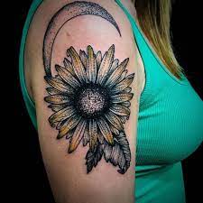 44 Examples Of Inspirational And Unique Moon Tattoo Ideas Meaning Unique Moon Tattoo Moon Tattoo Ideas Moon Tattoo