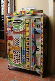 Upgrade für den kleiderschrank : Bunt Bemalte Mobel Zum Selbermachen Fur Mehr Farbe Zu Hause