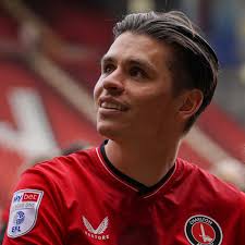 Suzy Stevens (@Suzyjoanstevens)