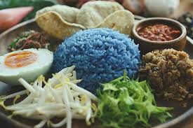 Kelantan, negeri cik siti wan kembang ini sememangnya selain daripada makanannya yang sedap, saiz hidangannya juga besar dan sungguhpun kelihatan biasa tetapi makanan yang dijual tetap sedap dan menyelerakan sesuai untuk. 20 Makanan Popular Rakyat Kelantan Yang Super Duper Sedap Daily Makan