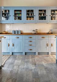 It has a calm and fancy vibe to it that just makes your. Color Ideas To Paint Kitchen Cabinets Whaciendobuenasmigas