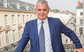 Comme annoncé par la provence ce mardi, l'ancien président de l'om pape diouf est hospitalisé au sénégal à cause du coronavirus. L Ex Patron De L Om Christophe Bouchet Pointe Une Enorme Anomalie Dans Le Foot Francais Le Parisien