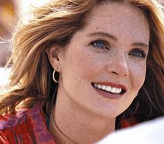 Anyone know these earrings or a dupe of Daphne's Earrings from White Lotus  Finale? : r/findfashion