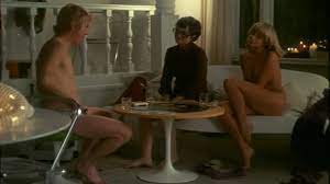 Vivi Rau, Anne Bie Warburg, Lisbeth Olsen, Vic Salomonsen, Mette Jepsen,  Toni Marcell Nude - Der Ma Være En Sengekant (1975) Naked Scene Free -  CelebExposed