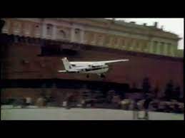 Mathias rust brennpunkt die cessna auf dem roten platz 1987 zusammenschnitt. Mathias Rust Uber Seine Landung In Moskau Youtube