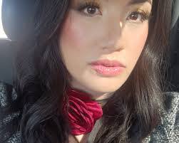 Alyson Bowman's Instagram, Twitter & Facebook