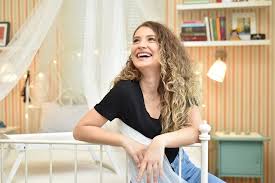 Arkadaşlar bu şarkıyı hep dinliyorum vede en çok sevdim şarkı öpücükler gönderiyorum r irmak arıcı. Irmak Arici Hit Olacak 100 Den Fazla Sarkim Var Magazin Haberleri Ntv