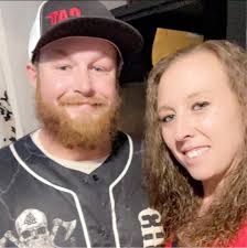 Anyone work at a hotel that is willing to do an out-of-towner a favor? It's  not illegal or weird 😊 I am in a wheelchair and not all hotels will work  for