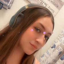 I have a Hammond Elegante with internal and external Leslie Speakers in  Portugal. Internal Leslira makes a rattling sound, external Leslie box  needs a service. And if possible, the Hammond Elegante needs