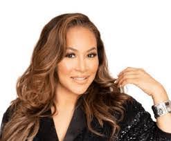 Ellery Castro's Instagram, Twitter & Facebook