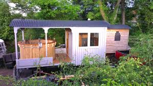 Huts N Stuff That Hot Tub And Sauna Hut Outdoor Sauna Hot Tubs Saunas Hot Tub