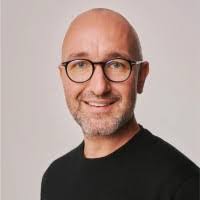 Dan Blumberg's Instagram, Twitter & Facebook