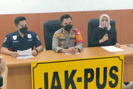 Aug 26, 2020 · dinamika remaja yang tergabung dalam gang motor ini sempat tersandung kasus dan menjadi salah satu sinetron indonesia ditegur kpi menjelang akhir penayangannya. Tjsfnwodbyvoqm