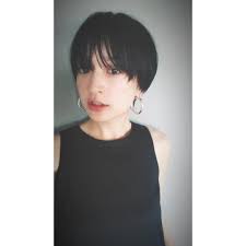 高山都さんはinstagramを利用しています そう こーいうスタイルやりたかった 今朝の1枚 顔が起きてない 髪切りました動画に沢山のコメントありがとうございます newhair shorthair blackhair ヘアスタイリング パーマヘアスタイル 美髪