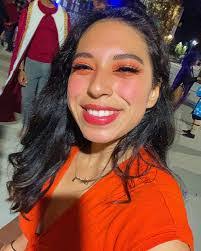 Anahi Silva's Instagram, Twitter & Facebook