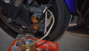 Wann muss die bremsflüssigkeit gewechselt werden? Bremsflussigkeit Wechseln Yamaha R6 Rj11 Rj15 Wartungsanleitung Online