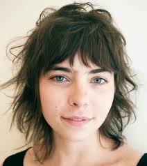 40 Stunning Medium Hairstyles For Round Faces Medium Hair Styles Medium Length Hair Styles Wispy Hair