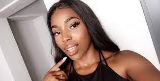 Heather Demma's Instagram, Twitter & Facebook