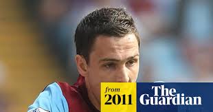 Liverpool agree £20m fee to sign Stewart Downing from Aston Villa