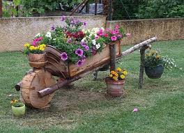 Brouette Fleurie Decoration Jardin Deco Jardin Astuce Jardin