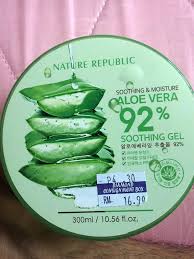 Kabuk bölümü ve jel bölümü olarak içerdiği aminoasitler, vitaminler ve birçok madde nedeniyle aloe vera, başta cilde faydası olduğu gibi kabızlığa, saç bakımına. Malaysian Lady Rushed To Emergency Ward After Using Fake Aloe Vera Gel World Of Buzz