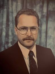 It is with a heavy heart that the Steinbach Fire Department learned of the  passing of Chief Curt Loewen earlier today. Chief Loewen was a member of  the Steinbach Fire Department for