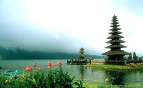 Download gambar 3 dimensi pemandangan kota. Wallpaper Pemandangan Alam Bergerak Nature Natural Landscape Japanese Architecture Chinese Architecture Hill Station Water Resources Architecture Sky Pagoda Lake 1627426 Wallpaperkiss