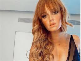 Por um triz, de carolina deslandes, faz parte do alinhamento da final do festival da canção 2021.autor convidado: Carolina Deslandes Partilha Fotografia Em Lingerie E Encanta Fas Que Deusa