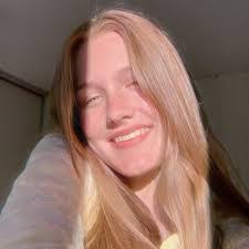 Nora Hoff's Instagram, Twitter & Facebook