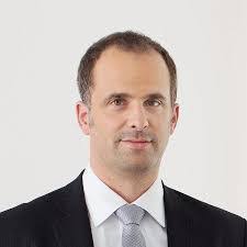 Damian Hess's Instagram, Twitter & Facebook