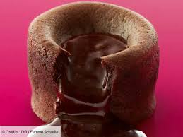 Peut on utiliser cette mousse pour garnir un number cake à la poche à douille sans risque qu'elle s'affaisse ? La Recette Du Mi Cuit Au Chocolat De Christophe Michalak Femme Actuelle Le Mag