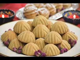 معمول الطحين الأسمر دقيق القمح الكامل البر هش بيدوب بالتم من اروع الضيفات بحشوة التمر Youtube Food Desserts Cookies