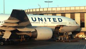 On the same day as the denver. United Boeing 777 200 At Denver On Jun 10th 2016 Engine Sets Grass Alight Engine Shut Down In Flight Aeroinside