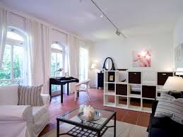 Küche mit einbauküche, balkon mit markise, bad mit wanne und dusche und fenster. Wohnung Mieten In Lichterfelde Spotahome