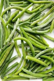 In a large saucepan or stock pot, bring 4 quarts water and 1 tablespoon salt to boil. How To Freeze Green Beans And How To Use Them Wholefully