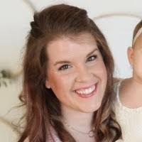 Erin Aviles's Instagram, Twitter & Facebook