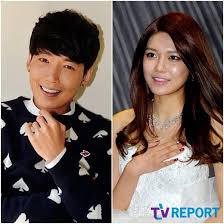 He became well known for his supporting roles in i'm sorry, i love you (2004) and time between dog and wolf (2007), and his leading roles in smile, you (2009) and heartless city (2013). Jung Kyung Ho And Choi Soo Young Confirm No Problem In Relationship Hancinema