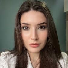 Deborah Quiroga's Instagram, Twitter & Facebook