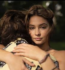 Sarah Cameron .. outer banks Netflix .. Sarah& John B